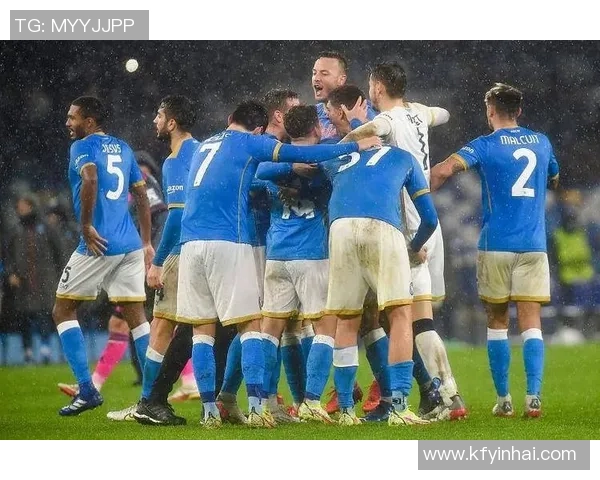 切尔西在足总杯中以6-2大胜那不勒斯争议判罚引发全场热议